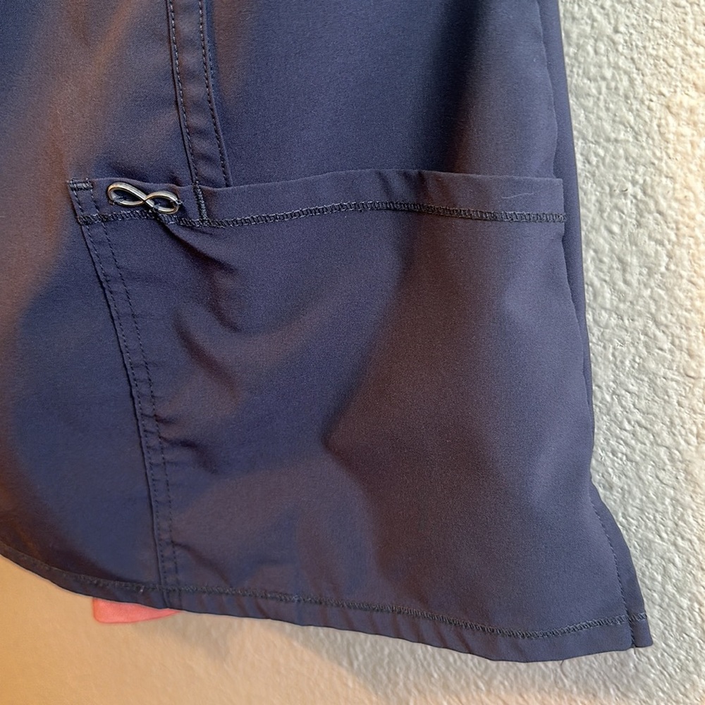 Cherokee Infinity scrub top - Picture 4 of 4